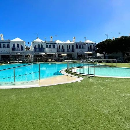 Apartamento Sunny Poolview In *